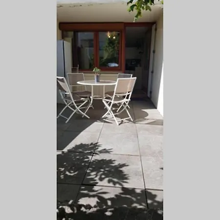 2* Rdc+ Terrasse & Parking Prive 아파트