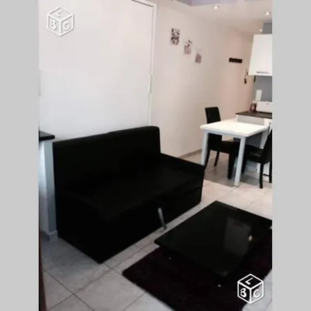 Διαμέρισμα 2* Rdc+ Terrasse & Parking Prive *