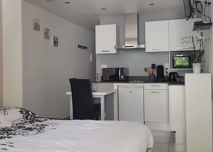 2* Rdc+ Terrasse & Parking Prive *