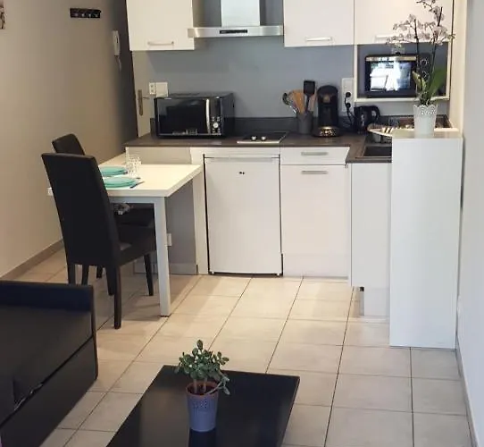 2* Rdc+ Terrasse&parking Privé *